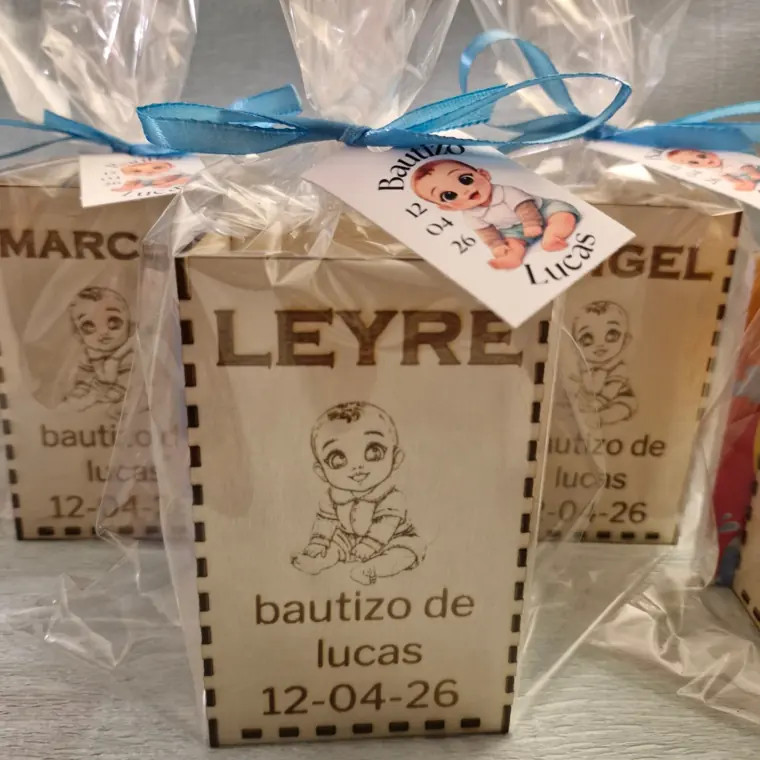 Cajitas de bautizo grabadas